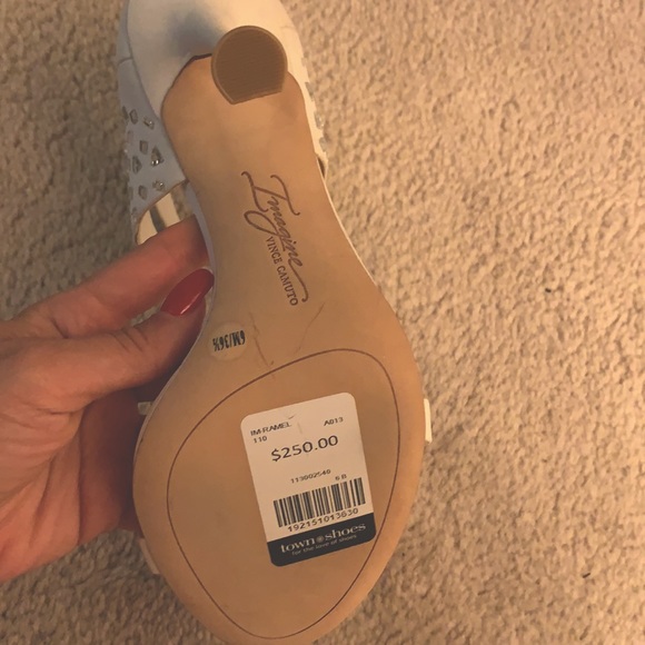 Vince Camuto dressy shoes - Picture 3 of 3